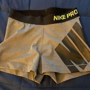 Nike pro short biker shorts